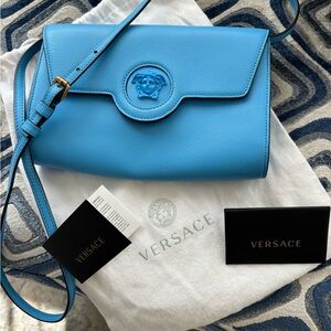 SALE📍📍📍NWT VERSACE LA MEDUSA Blue Leather Crossbody Bag.